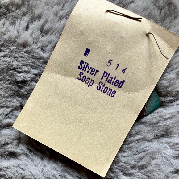 FREE w/ purchase Hand crafted in Kenya Soapstone elephant silver plated earrings - Picture 2 of 2